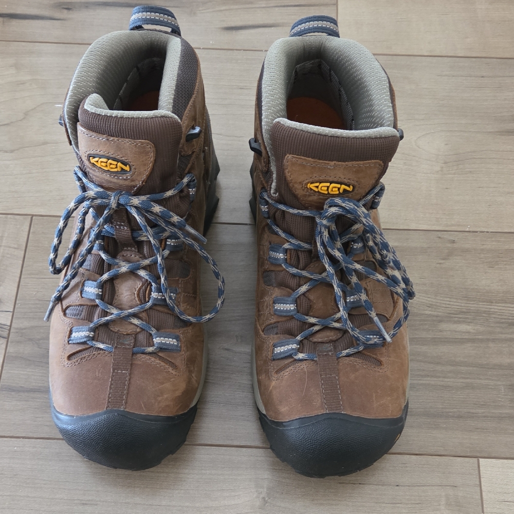 KEEN Men's Rugged Brown and Black Boots
